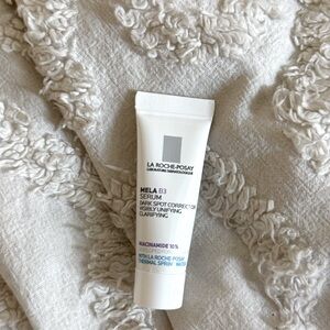 5/25✨dark spot corrector serum La Roche-Posay